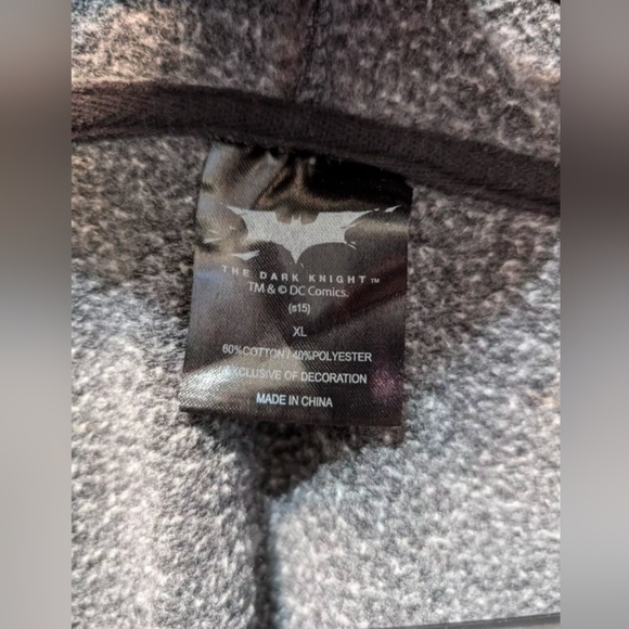 BATMAN The Dark Knight Gotham Hoodie with Cape Costume Men's Size XL DC Comics - Picture 5 of 8